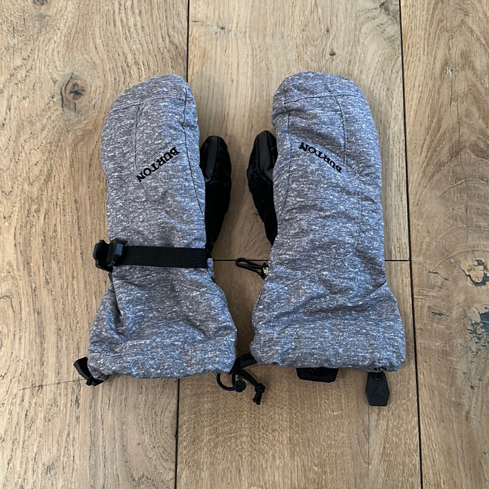 Burton snow gloves